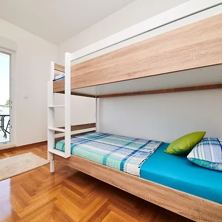 Sommer Новиград